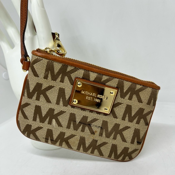 MICHAEL KORS Jet Set Signature Zip Wristlet Khaki Fabric Brown Leather Trim - Picture 2 of 7